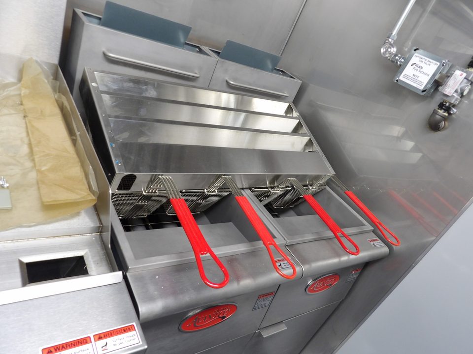 Food trailer fryers and range