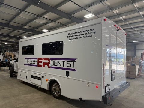 Mobile dental emergency unit, rear three-quarter