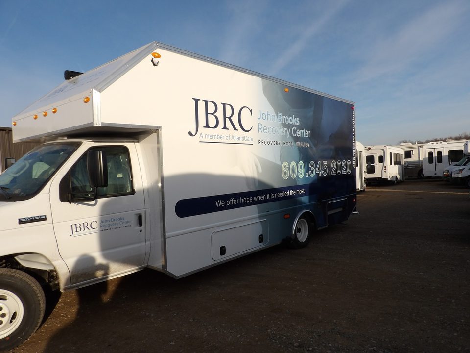 Mobile recovery unit, passenger side front three-quarter