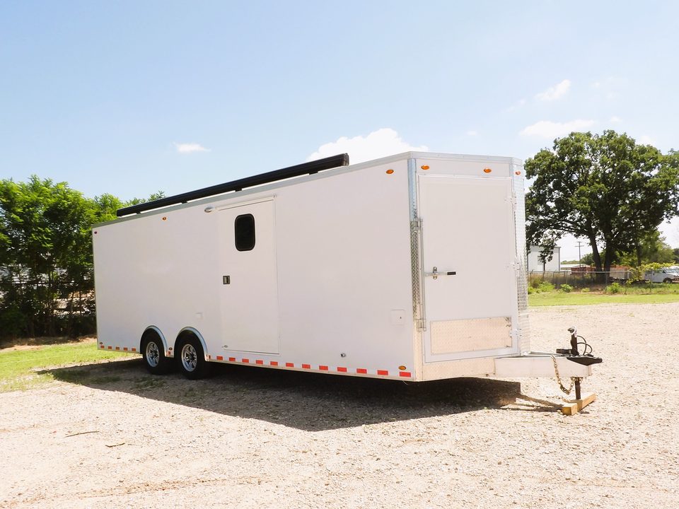 Response trailer, front three-quarter, outside
