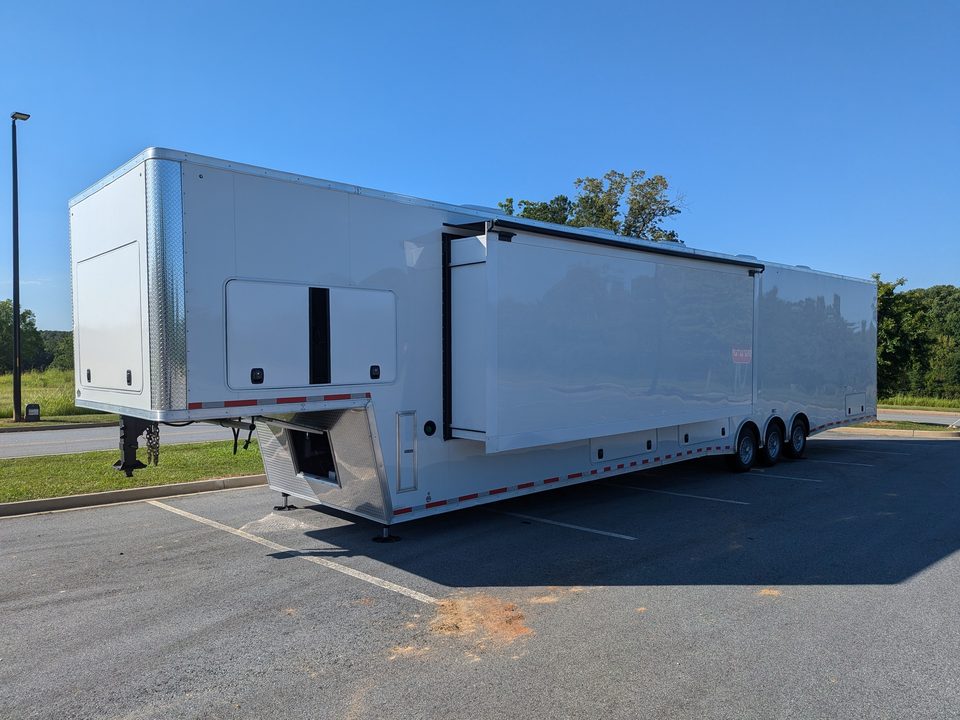 Gooseneck lab trailer, rear three-quarter