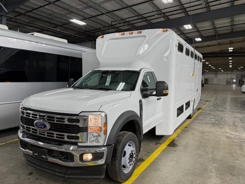 White prisoner transport on a Ford F-550, front three-quarter, in the HLE plant