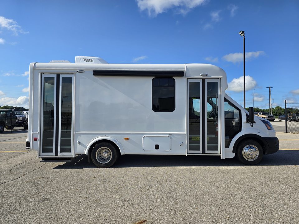 Outreach unit, passenger side, two glass entry doors